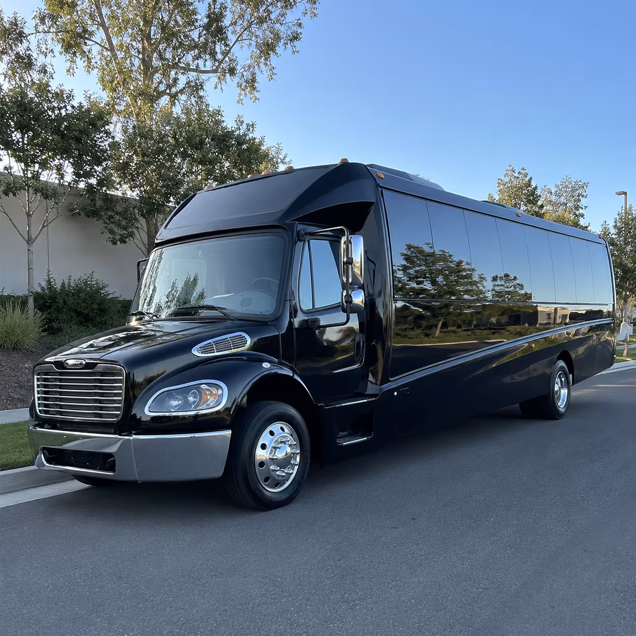 charlotte 25 passenger minibus