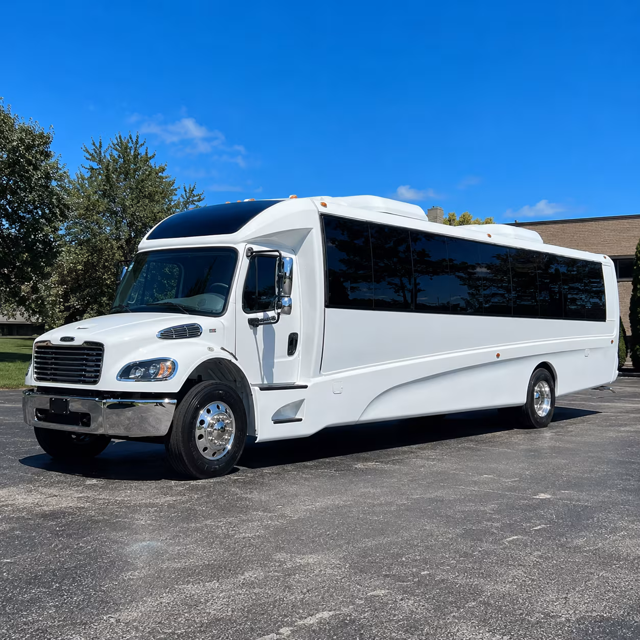 charlotte 28 passenger minibus